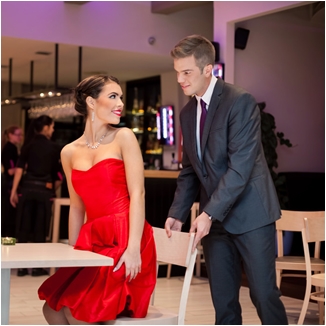 Jak się ubrać na elegancką kolację?